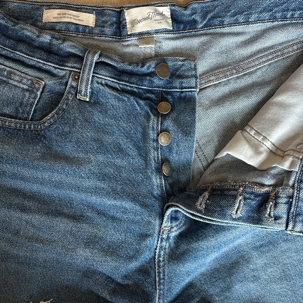 Distressed denim shorts - Picture 4 of 5